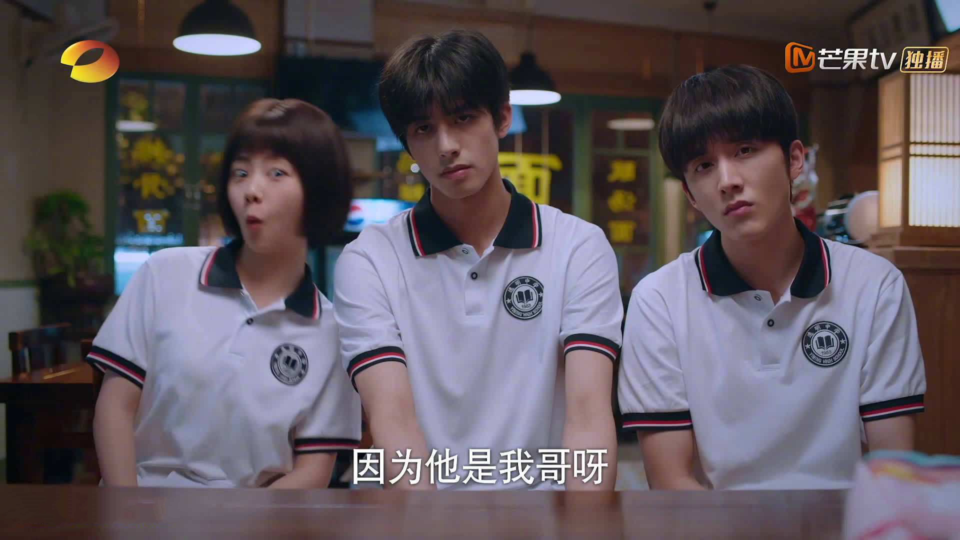 九游游戏中心官网-_女子双打决赛：东道主组合奋勇争夺冠军_，女子双打小组赛d组